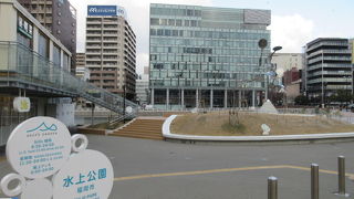 那珂川の夕景を楽しみながらのお食事を。