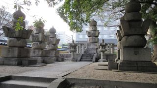 五輪塔の形状をした墓所。