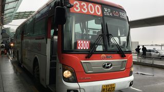 楽で便利。到着ターミナル出てすぐに乗れる