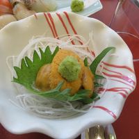 ウニです！ここは料理が豪華です！