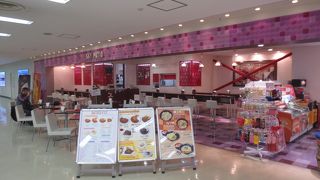 制限区域内のカフェ