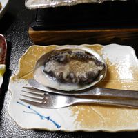 蒸しあがったアワビ。美味なり。