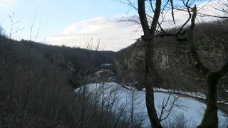 二月上旬に訪問、湖は凍っていました！