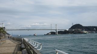 唐戸や門司港から凛々しい姿を楽しめます。