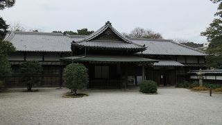 落ち着いた雰囲気のお屋敷です。