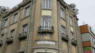 秋田商会ビルや隣の郵便局など見応えあり。