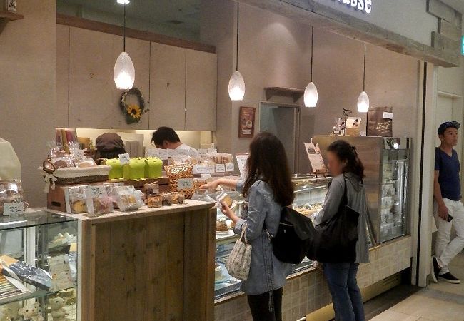 ルクア大阪のB1Fにある洋菓子店
