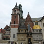 様々な建築様式からなる大聖堂