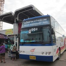タイ籍の国際バス
