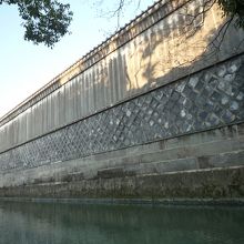 水辺の散歩道