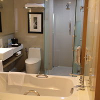 バスタブとシャワーが別でつかいやすい