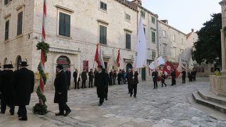 賑やかな通りです！