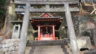 神橋の前にあります