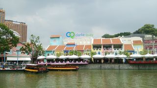 川沿いグルメスポッ