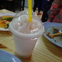 ココナッツシェイクです。おいしい飲み物です。