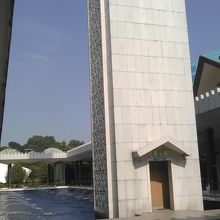 噴水とミナレット