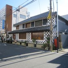 １なまこ壁の外観・平野屋