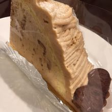 モンブラン。薄めカットで高い。