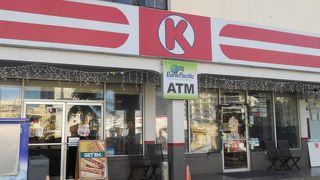 「リーフホテル」の向かい側にあります