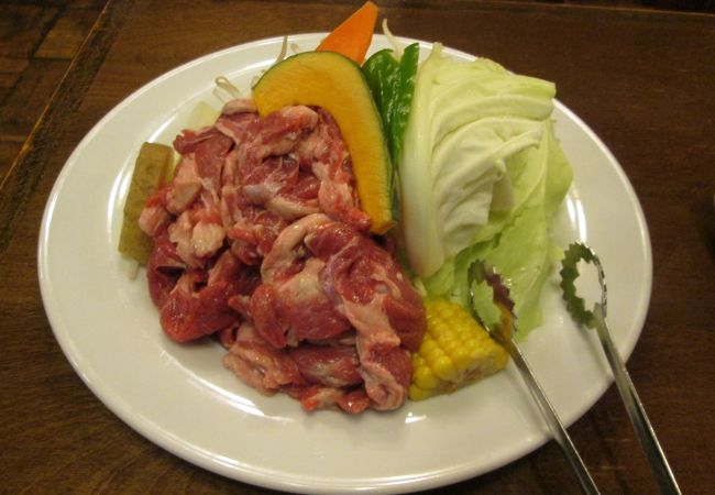 ひとりでジンギスカンを食べれます。