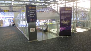 タイ航空利用者のみのラウンジもある