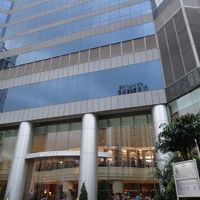 高層階のホテルなので建物全体が写りません