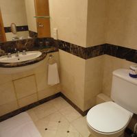 やや広めのバスルーム