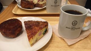 横浜ポルタにあるベーカリーカフェ