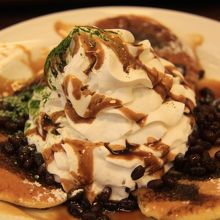 抹茶黒みつのパンケーキ