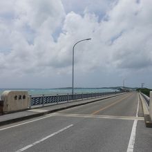 世渡橋と奥に見える池間大橋。