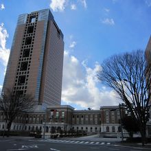 ２本庁舎と昭和庁舎