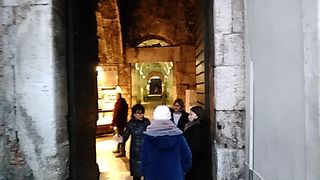 スプリット港に面した門です！