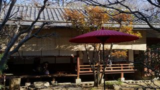 大徳寺の塔頭、孤蓬庵の忘筌を模したものだとか
