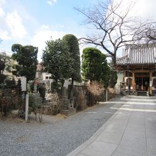 １０地蔵尊と弁財天堂