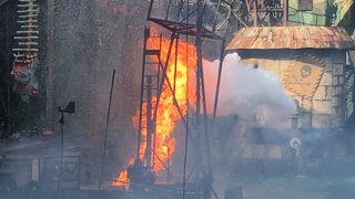 やりすぎ？だけど面白いウォーターアドベンチャーショー