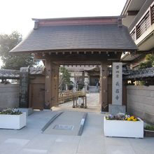 １山門・正面入口