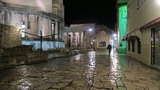 ディオクレアヌス神殿のメインストリート！