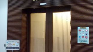 カードの種類で２つのラウンジに分かれます