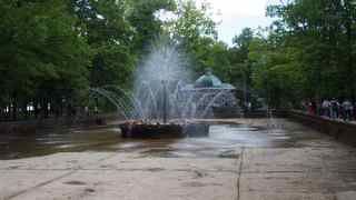 ペテルゴーフの噴水の一つ