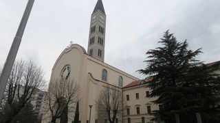 高い鐘楼にはエレベーターで登れます！