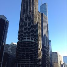 橋からみたタワー