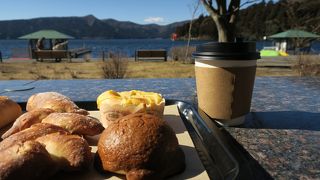 足湯に浸かりながらのランチ