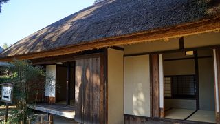 落ち着いた日本間がいくつかある邸内