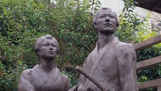 寺田屋近くの濠川沿いに