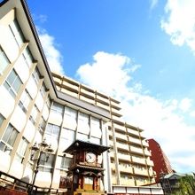 このあたりの一角が放生園だそうで