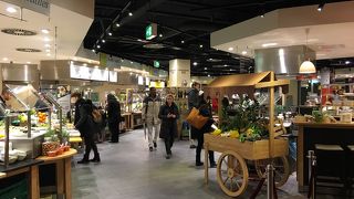 最上階にセルフレストラン