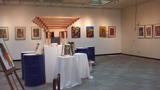 駅に直結の地下商店街