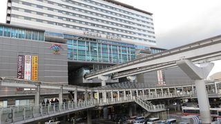 駅の機能は集中していて便利