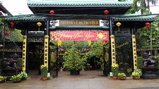 門構えの立派なレストラン