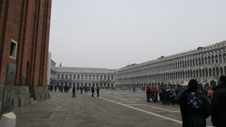 ナポレオンが美しい広場と賞賛した広場